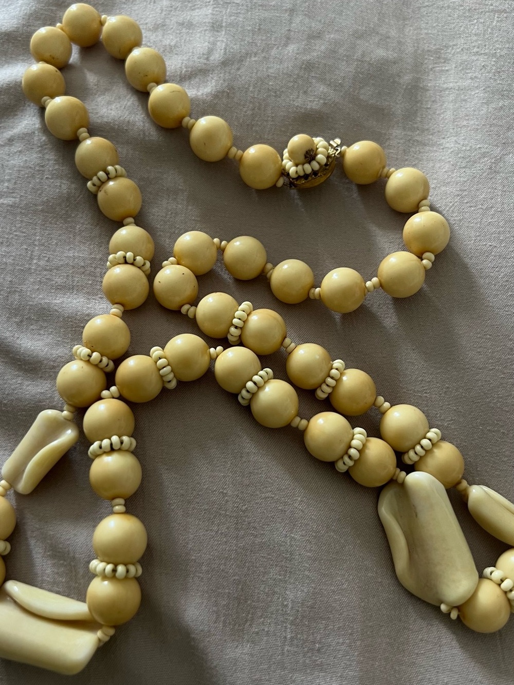 Miriam Haskell Classic Cream Bead Necklace - Unbranded